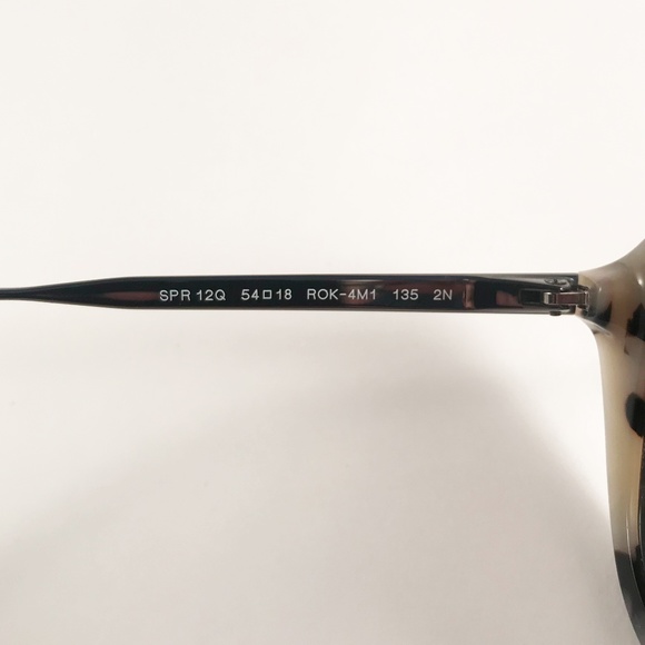 Prada Sunglasses with small scratch - Picture 6 of 8